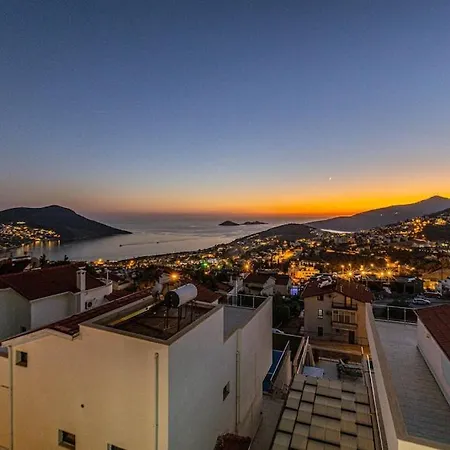 3 Bedroom With Large Pool Area And Top Floor Panoramic Views Kas