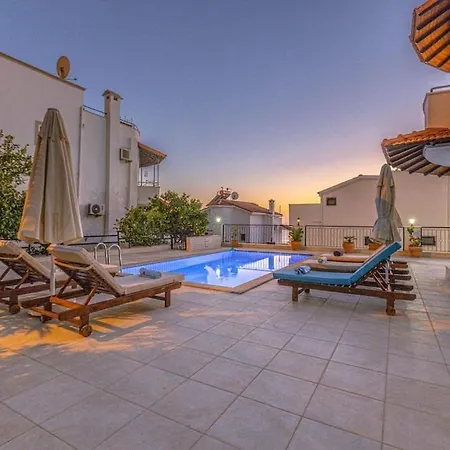 Villa 3 Bedroom With Large Pool Area And Top Floor Panoramic Views