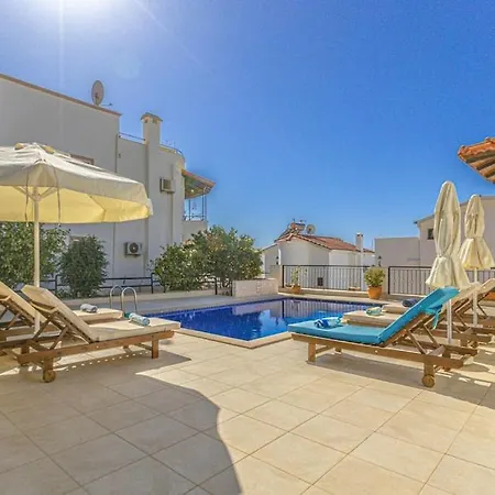 3 Bedroom With Large Pool Area And Top Floor Panoramic Views