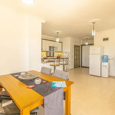 3 Bedroom With Large Pool Area And Top Floor Panoramic Views Villa