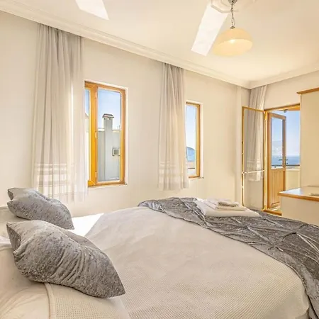 3 Bedroom With Large Pool Area And Top Floor Panoramic Views * Kas