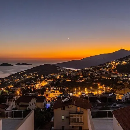 3 Bedroom With Large Pool Area And Top Floor Panoramic Views Villa