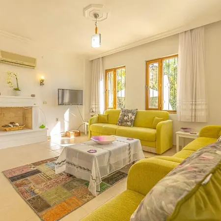 Villa 3 Bedroom With Large Pool Area And Top Floor Panoramic Views *