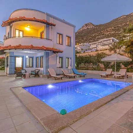 3 Bedroom With Large Pool Area And Top Floor Panoramic Views