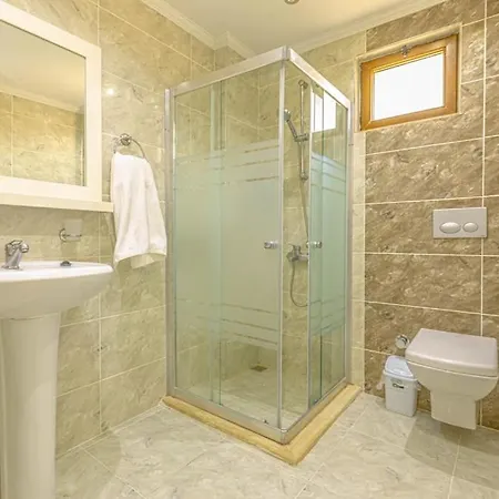 Villa 3 Bedroom With Large Pool Area And Top Floor Panoramic Views