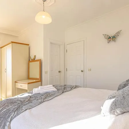 3 Bedroom With Large Pool Area And Top Floor Panoramic Views Villa
