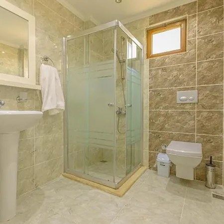 3 Bedroom With Large Pool Area And Top Floor Panoramic Views Kas