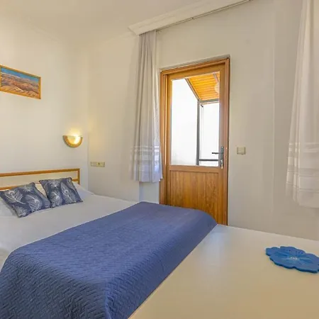 3 Bedroom With Large Pool Area And Top Floor Panoramic Views *