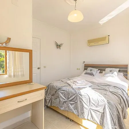 3 Bedroom With Large Pool Area And Top Floor Panoramic Views Villa
