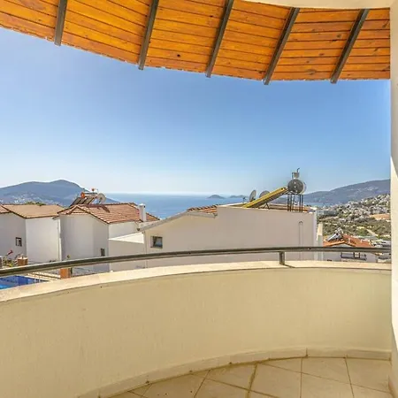 3 Bedroom With Large Pool Area And Top Floor Panoramic Views